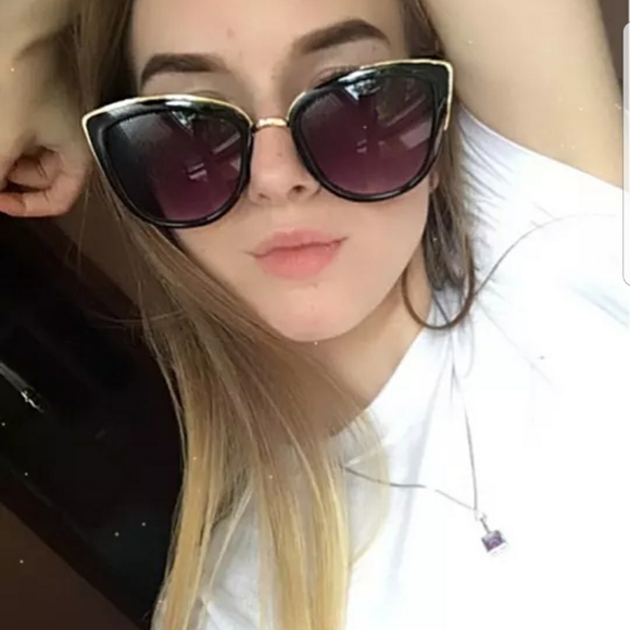 CAT EYE BLACK GLASSES WITH GOLD TRIM - Picture 2 of 7